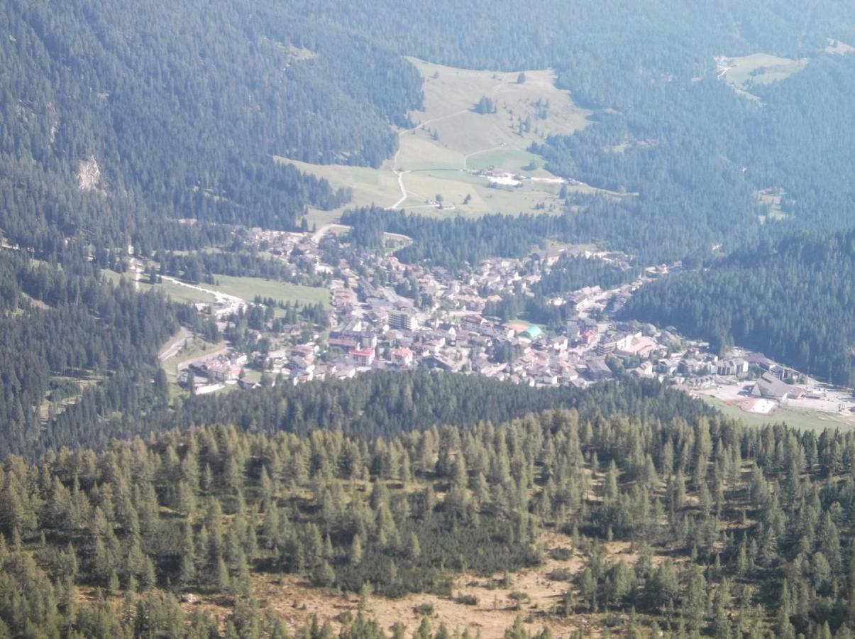 Hotel Garni Suisse Сан Мартино ди Кастроза Екстериор снимка