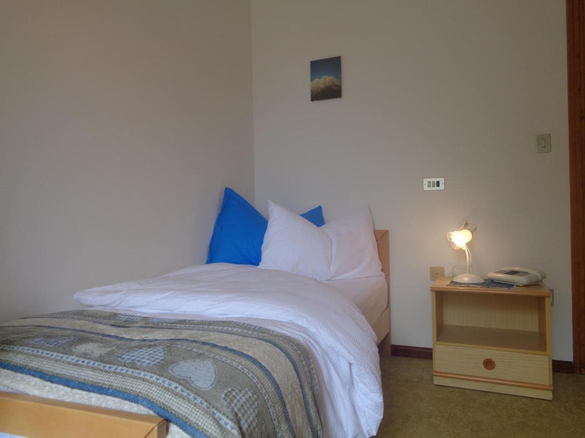 Hotel Garni Suisse Сан Мартино ди Кастроза Екстериор снимка