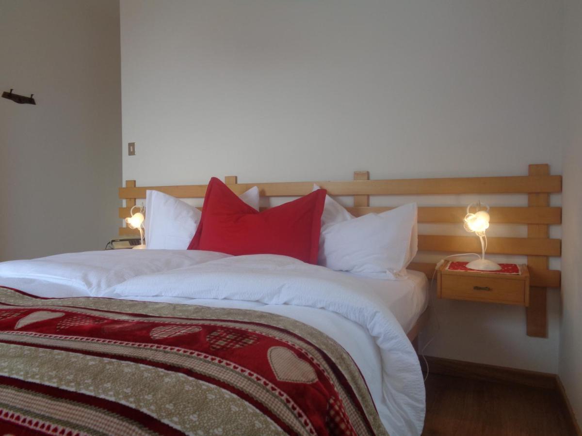 Hotel Garni Suisse Сан Мартино ди Кастроза Екстериор снимка