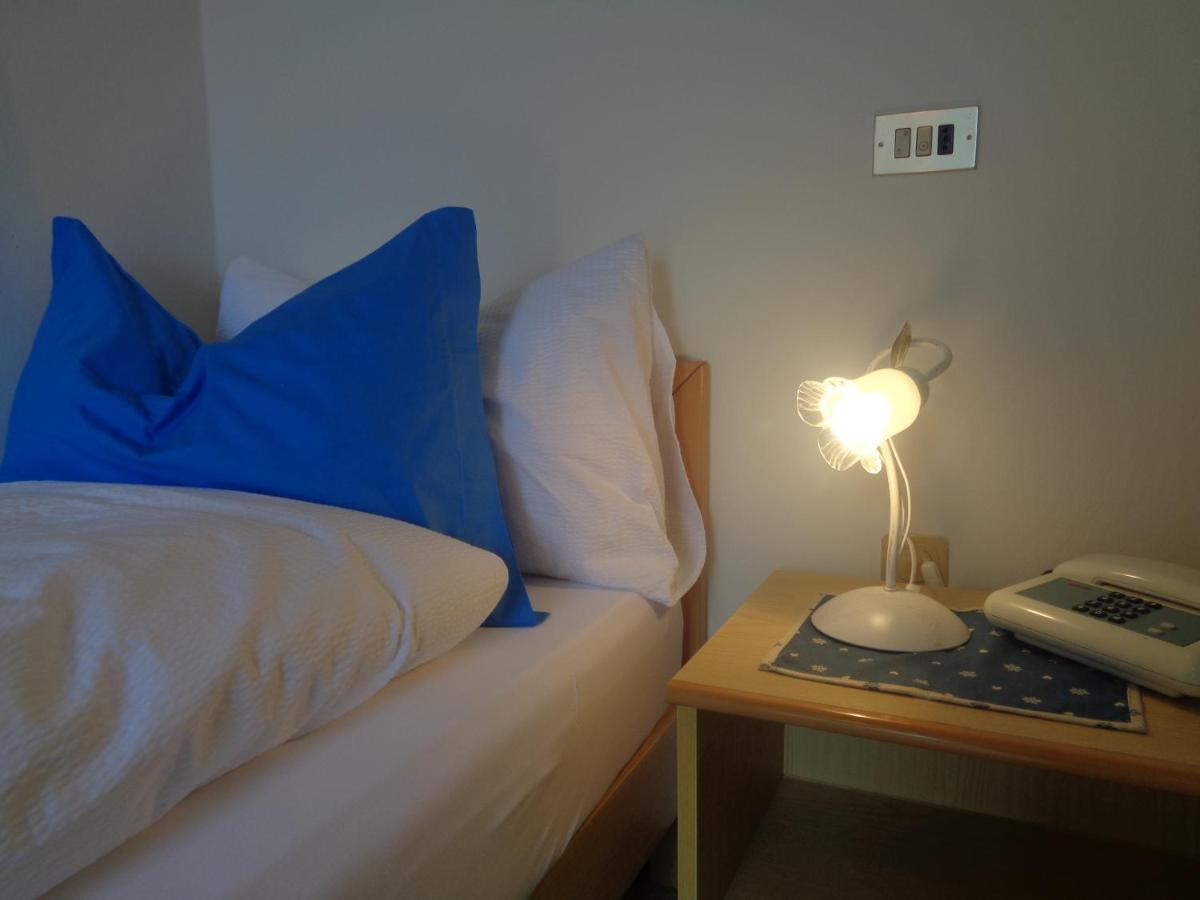 Hotel Garni Suisse Сан Мартино ди Кастроза Екстериор снимка