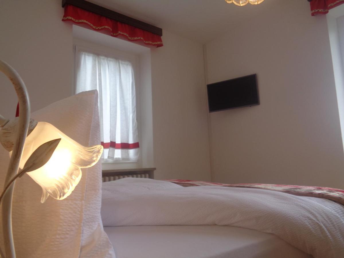 Hotel Garni Suisse Сан Мартино ди Кастроза Екстериор снимка