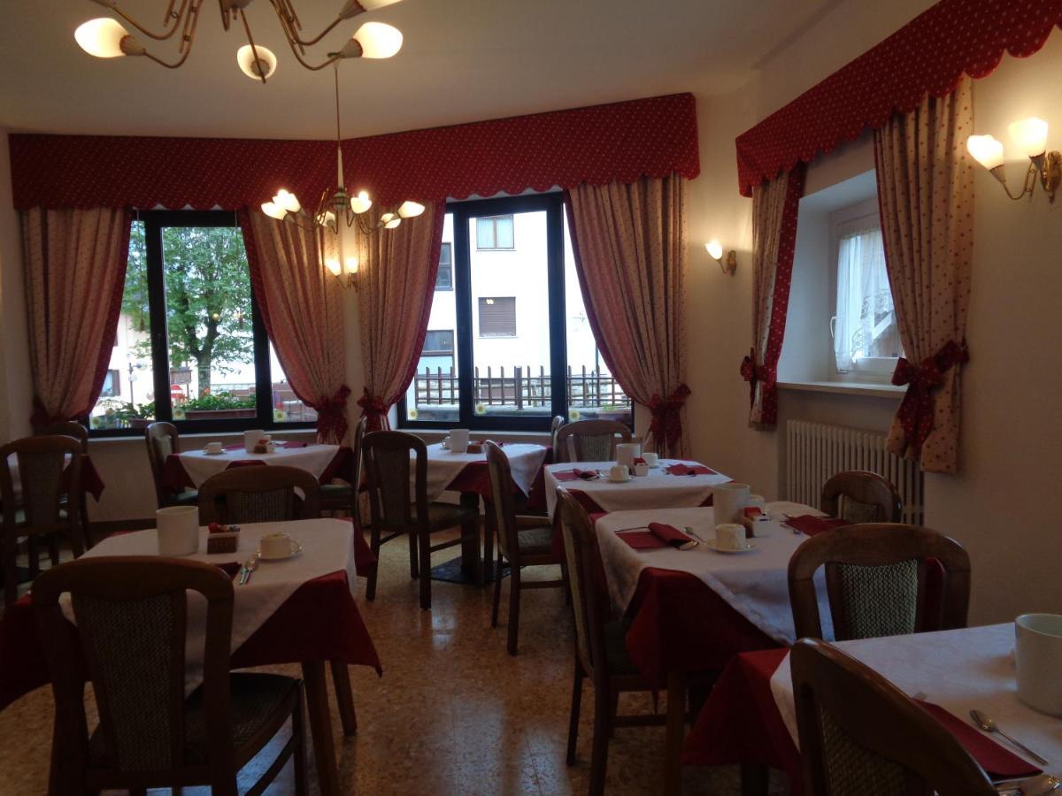 Hotel Garni Suisse Сан Мартино ди Кастроза Екстериор снимка