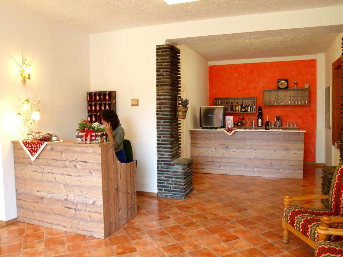Hotel Garni Suisse Сан Мартино ди Кастроза Екстериор снимка