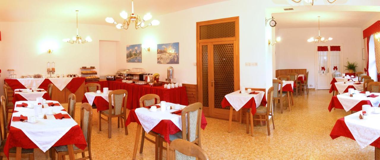 Hotel Garni Suisse Сан Мартино ди Кастроза Екстериор снимка